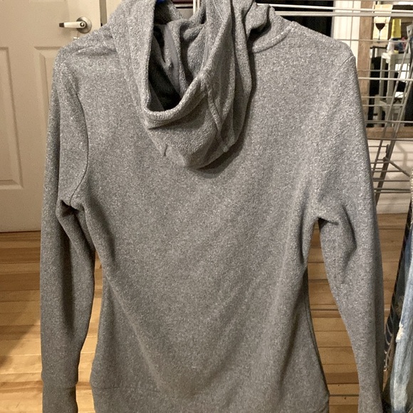 Bench hoodie - Picture 3 of 6